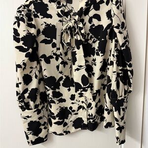 NEW w Tag - Stylish Front TieBow Blouse - Sz Large